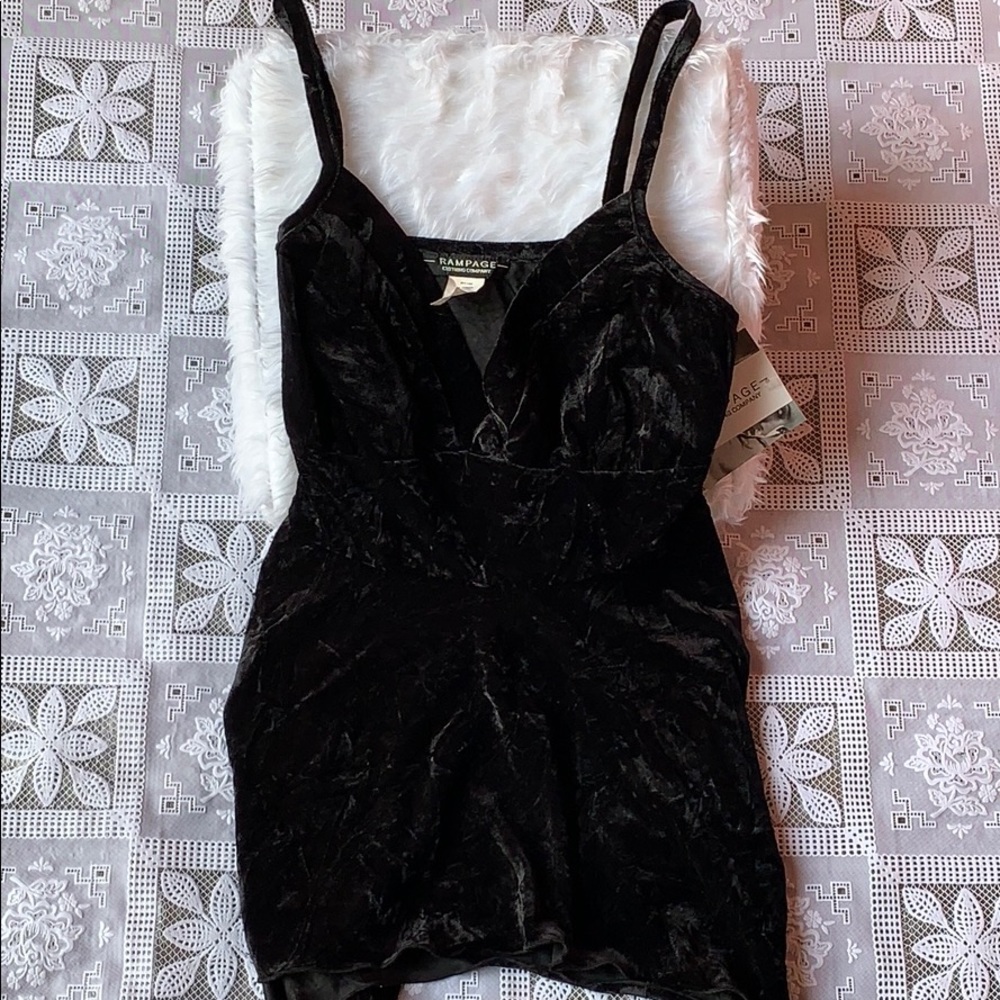 NWT || Rampage black velvet thick strap shirt